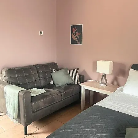 The Blue Door カアーサイビーン