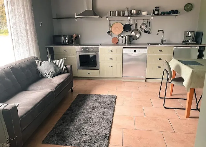 The Blue Door كاهيرسيفين