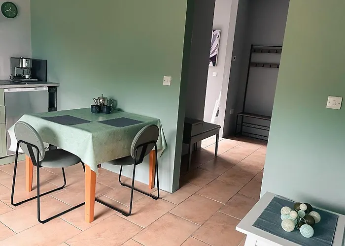 The Blue Door كاهيرسيفين