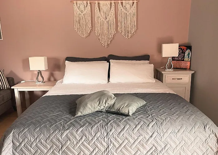 The Blue Door كاهيرسيفين